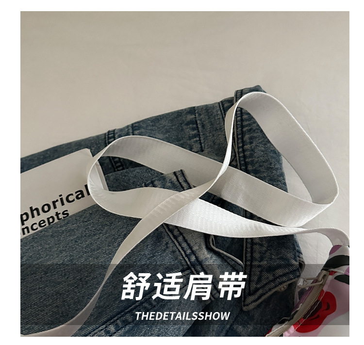 2025 Korean-style laid-back crossbody bag new versatile commuting dumpling bag, large-capacity commuting single-shoulder bag for women Application Scenario