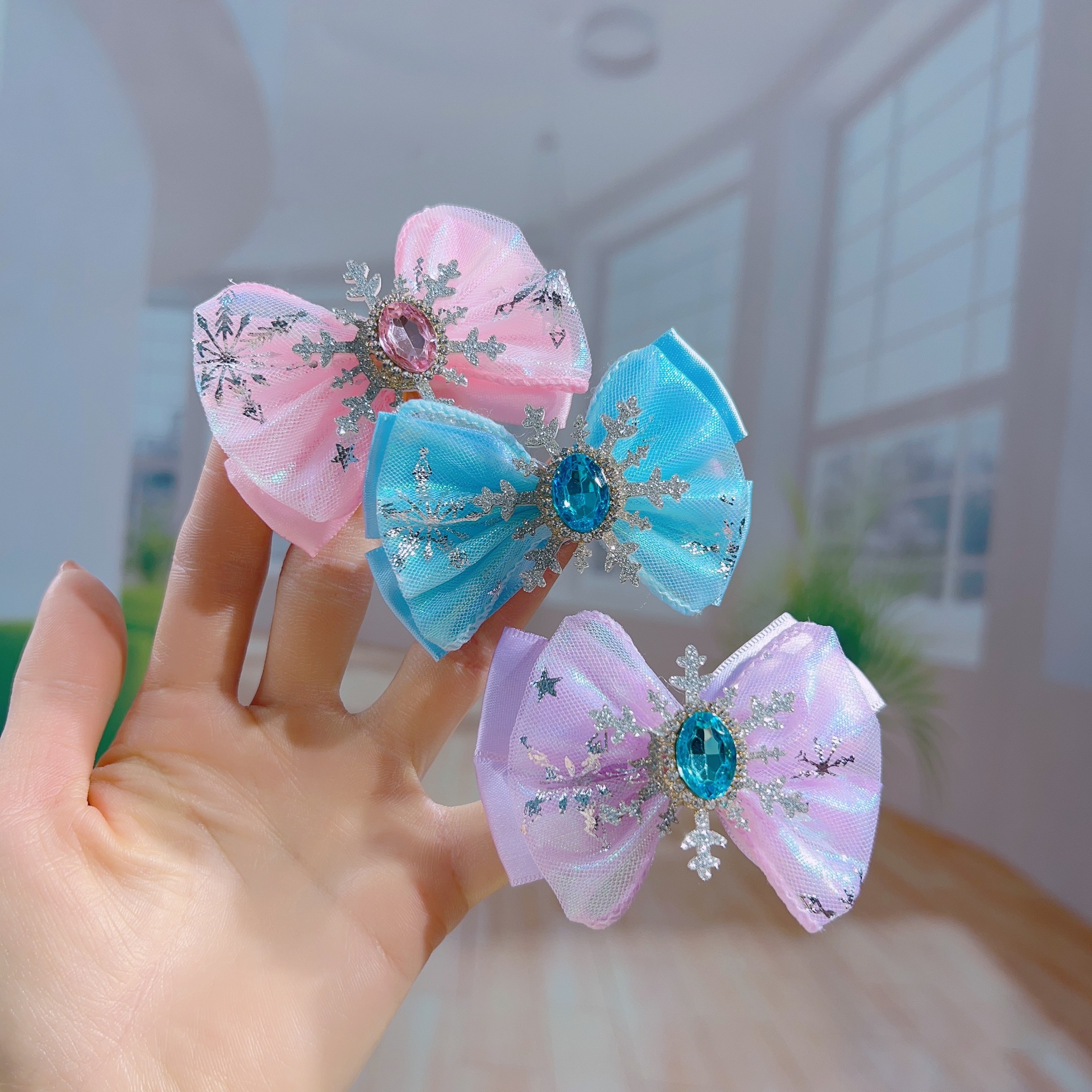 Bow tie