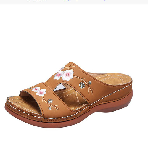 Women's Summer Roman Sandals with Heel Platform and Thick Sole, Embroidered Floral Design, Wide Fit Slip-On Shoes