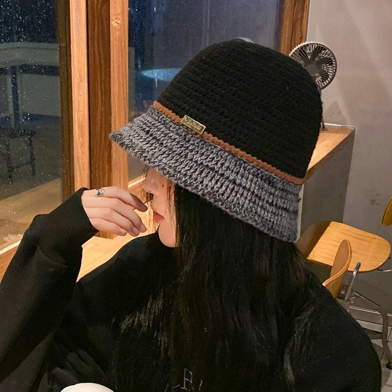 Cappello da scodella coreano lavorato a maglia coreano da donna per l'autunno e l'inverno Calore all'aperto Piccola folla Clip a colori Sfilata di moda Volto piccolo_voghion.com
