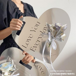 Flower Handbag Tanabata Single Rose Bouquet Handbag Heart-shaped Flower Packaging Valentine's Day Portable Flower Box