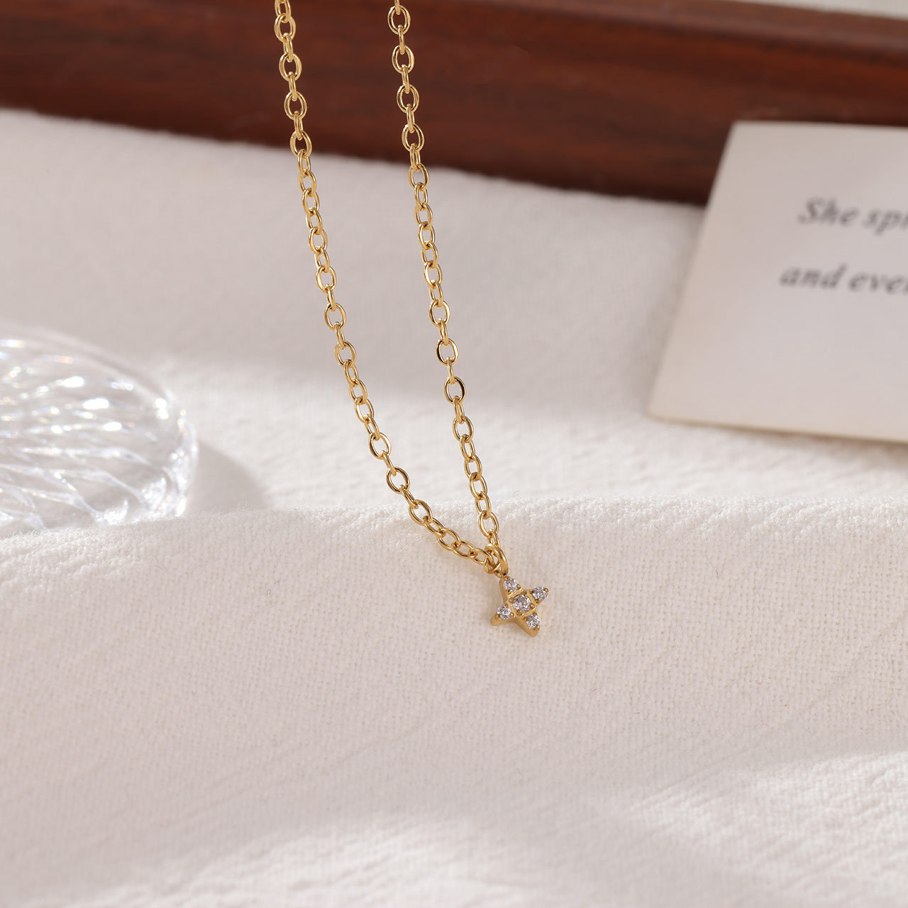 Exquisite Four-leaf Clover Necklace With Zircon For Women_voghion.com