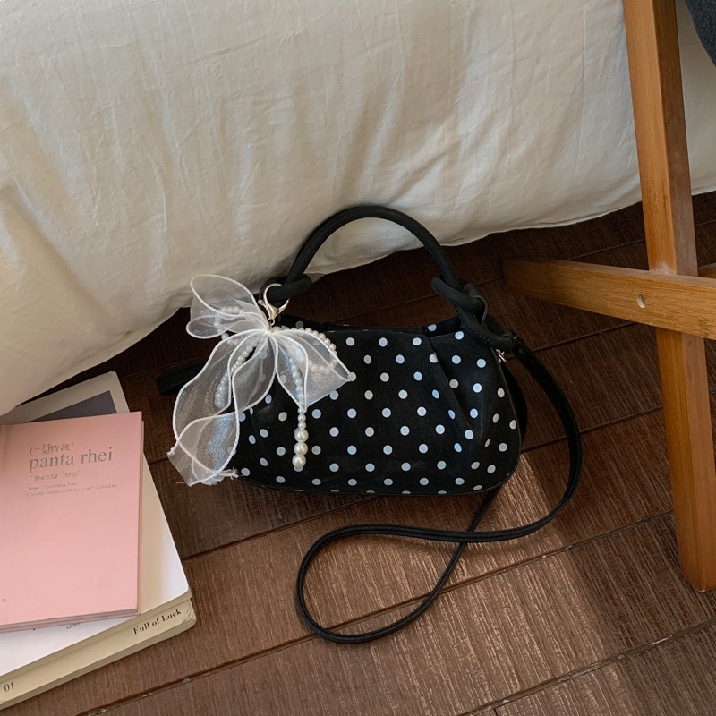 2026 primavera nuevo bolso de mano simple de alto valor, bolso de bolso pequeño, bolso de almohada de nicho diario, bolso de hombro