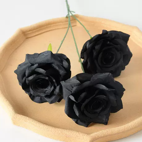 3 head diamond rose black