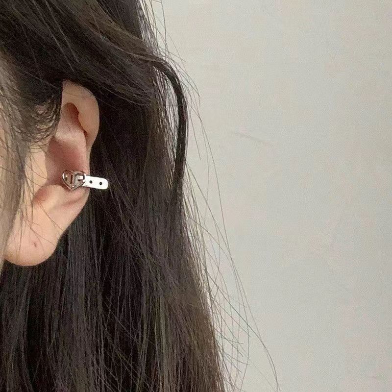 Love Belt ear clip femenino ins nicho diseño sentido earless ear clip de hueso simple todo fósforo estudiante pendientes de moda femenina