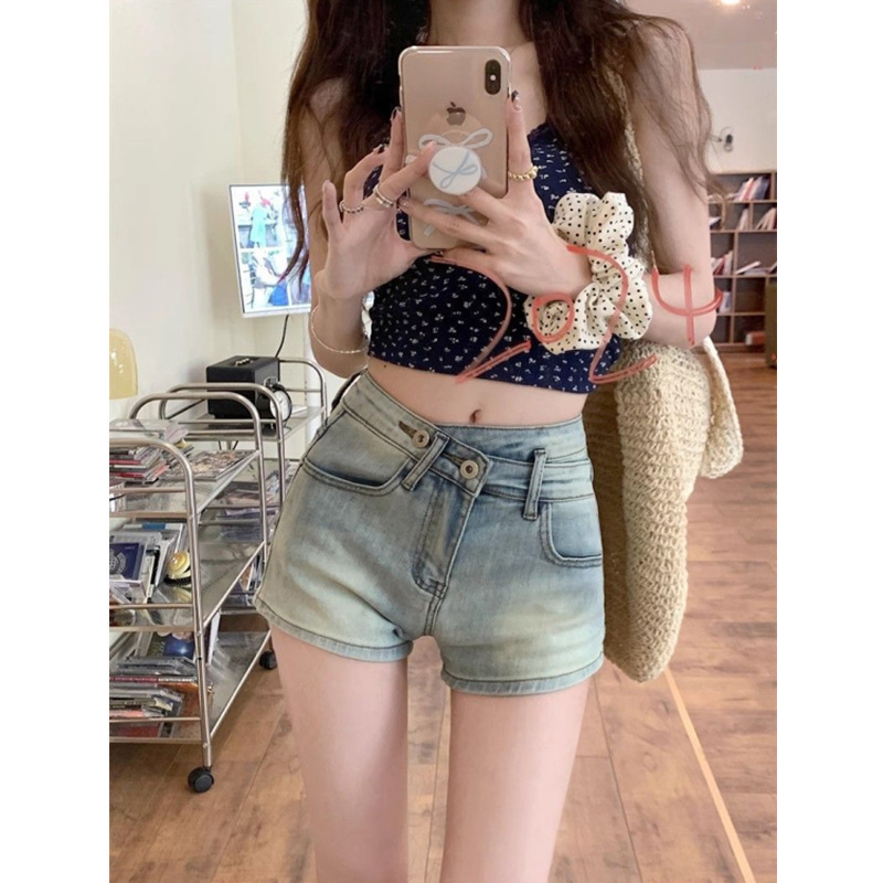 Designed Double-Button Irregular Washed Denim Shorts for Women Summer New Hot Girl Tight Slimming Hip-Hugging Hot Pants Designed Double-Button Irregular Washed Denim Shorts for Women Summer New Hot Girl Tight Slimming Hip-Hugging Hot Pants