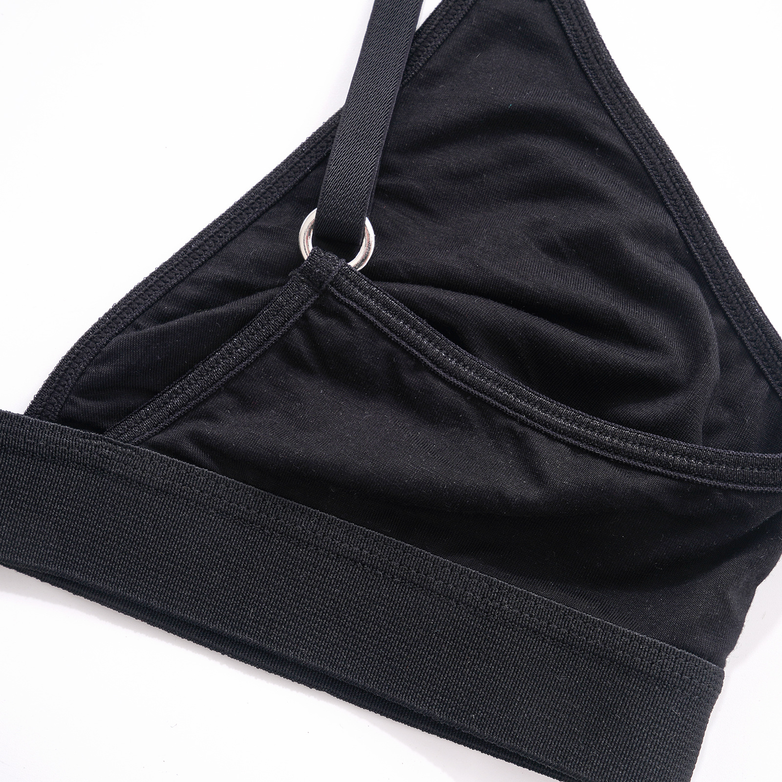 Completo intimo da donna nero in fibra di bambù, composto da reggiseno e slip, semplice e comodo, a due pezzi con triangolo in tinta unita._voghion.com