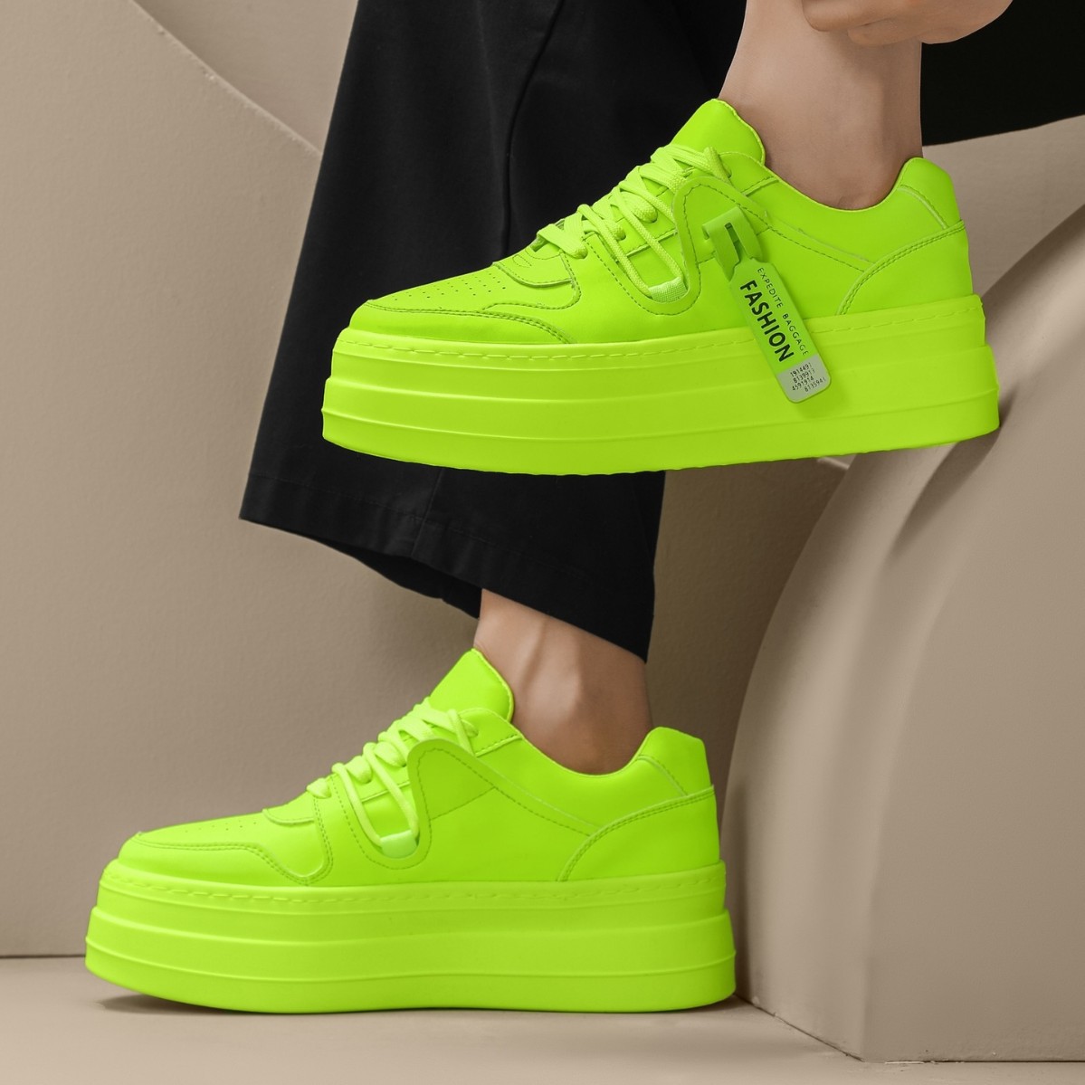 2025秋季新款透气荧光绿色潮鞋男松糕百搭内增高情侣厚底小白板鞋