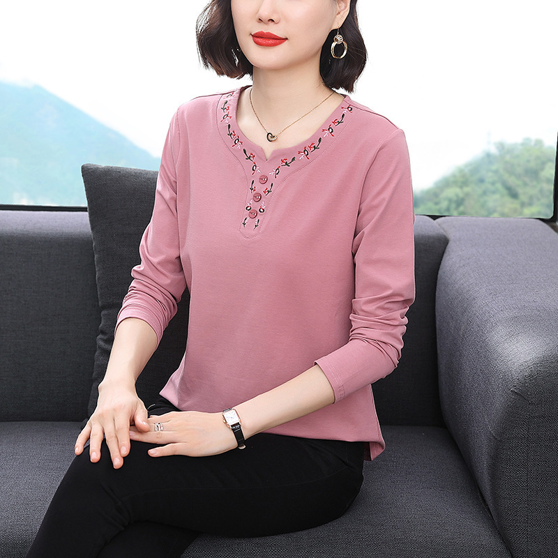 Middle-Aged and Elderly Women's Clothing, Mom's Clothing, 2026 Spring and Autumn Long-Sleeve T-Shirt, Stylish and Fashionable, Plus-Size Loose Top That Covers the Belly