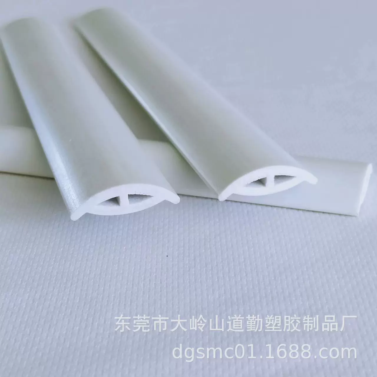 挤塑厂家供应异型材挤出件 各类型材配置 PVC异形材 可来图样设计