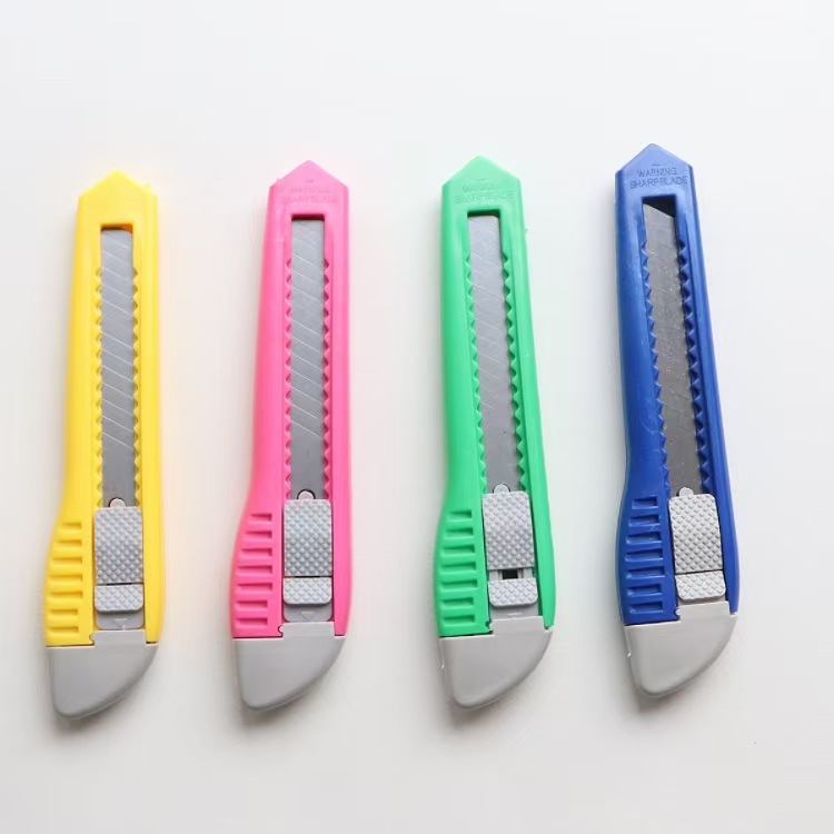 802 Large Plastic Utility Knife, Paper Cutter, Dollar Store Office Stationery, Hardware Knife, Box Opener, Small Knife