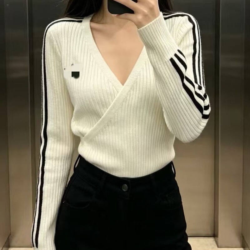 2026 new V-neck pullover, comfortable, high-end, elegant, and versatile solid-color knit sweater for women 2026 new V-neck pullover, comfortable, high-end, elegant, and versatile solid-color knit sweater for women