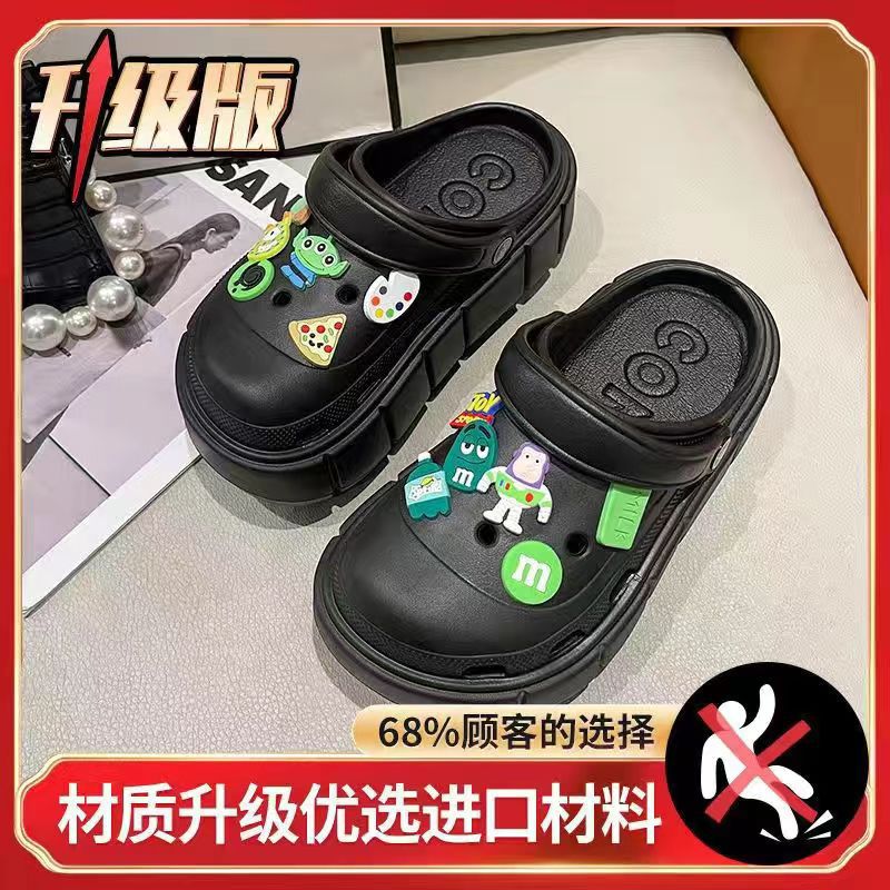 Zapatos de agujero de suela gruesa para mujer verano 2023 nueva celebridad en línea Princesa punta cerrada slip-on sandalias lindas ropa exterior para mujer