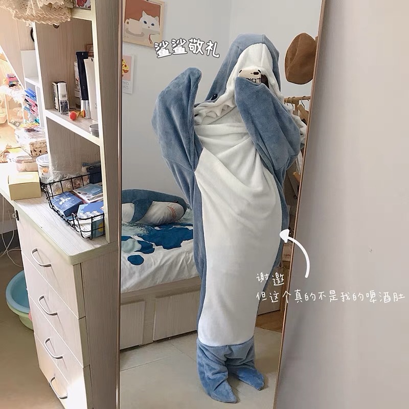 Saco de dormir de tiburón dedicado transfronterizo adulto con capucha de franela ropa para el hogar pijamas sueltos de una pieza manta de tiburón