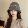 小红女生彩色针织渔夫帽