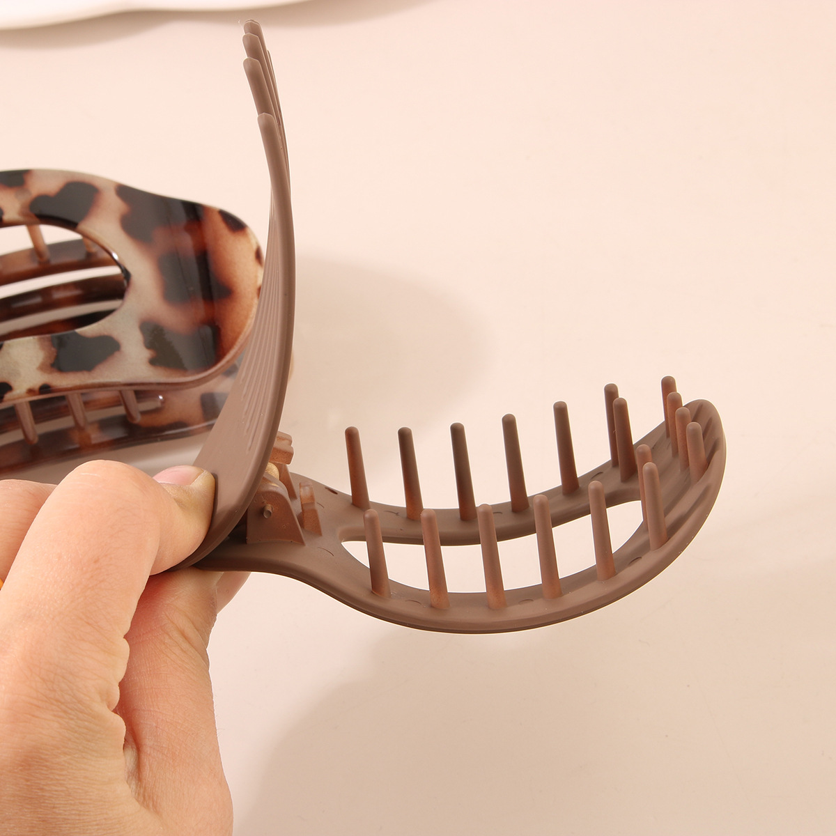 Amazon Best-Seller Haarklammer Set - Matte Krallen-Clips für den Hinterkopf, ovale Entenschnabel-Clips, eckige Hai-Clips, Haarschmuck
