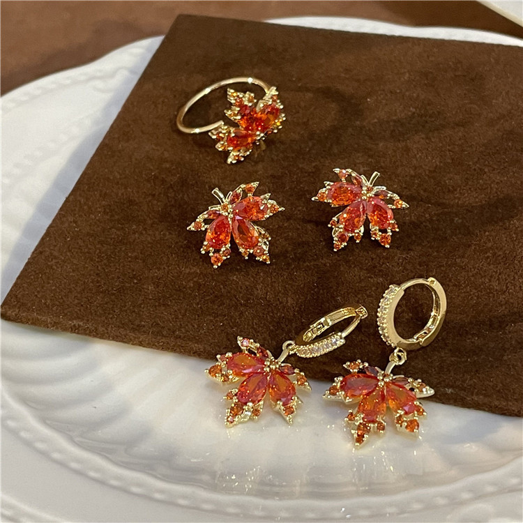 Fashion Leaf Copper Inlay Zircon Earrings 1 Piece