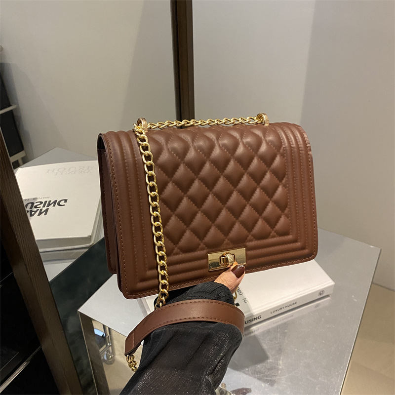 Bolso de cadena de diamante de alta sensación 2024 nuevo bolso cuadrado de moda nicho universal bolso de hombro casual