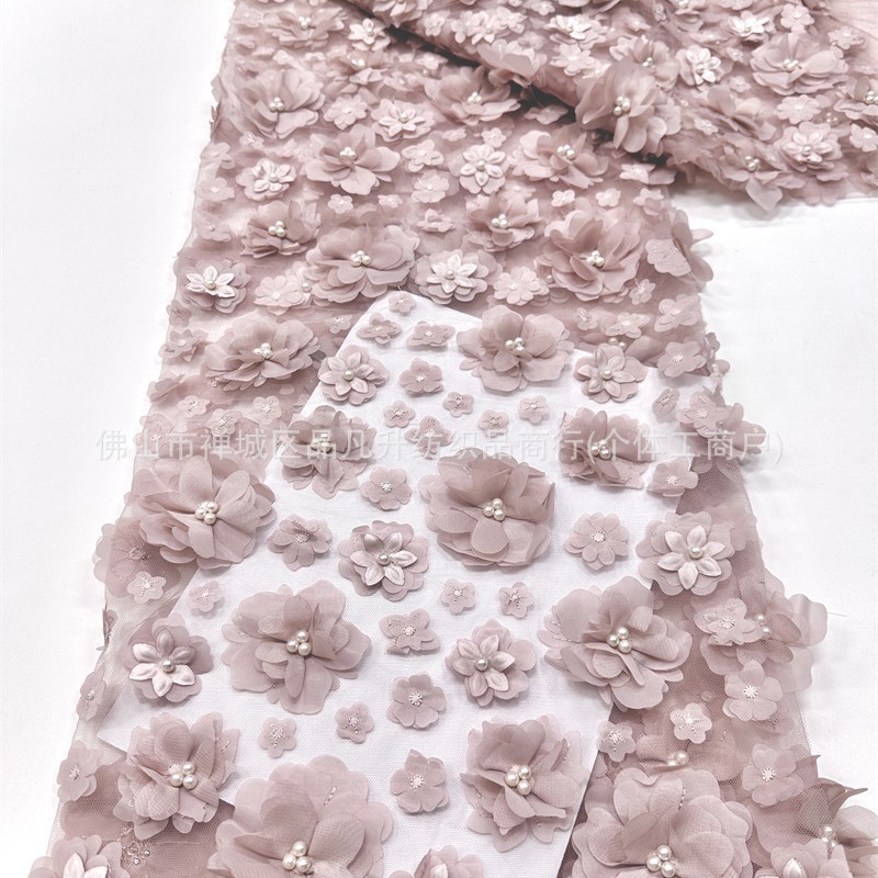 Tejido de malla de flores tridimensionales de estilo francés bordado de perlas blancas, vestido de boda principal, tela