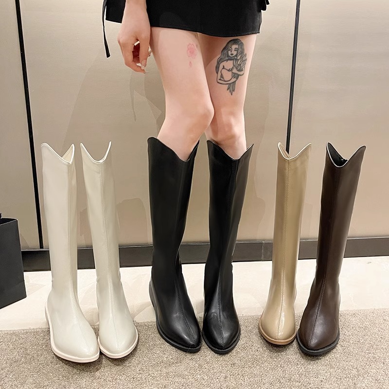 정품 가죽 부츠 V 입 밀크 티 컬러 브라운 봄, 가을 두꺼운 굽 부츠 여성 겨울 새로운 스타일 작은 하이 부츠