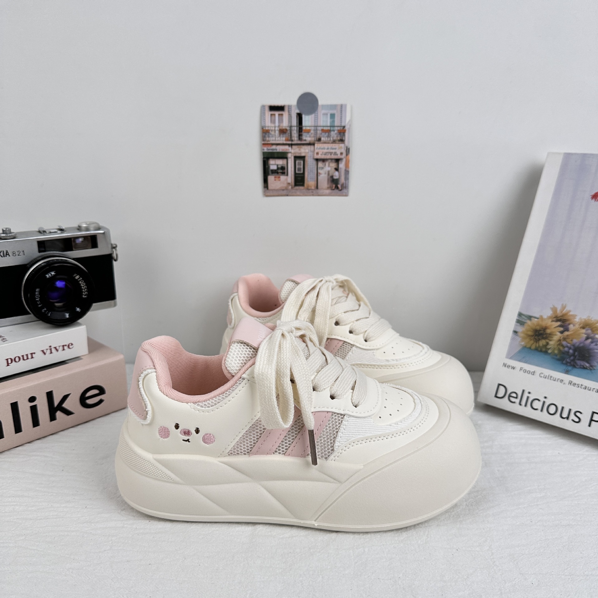 Onda lejana dulces zapatos de hojaldre para mujer 2025 nuevos zapatos de tablero de malla de suela gruesa de verano zapatos de pan de todo fósforo zapatos casuales