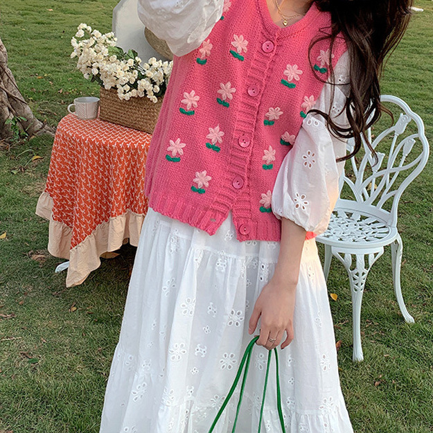 24 invierno Puyuan chaleco de Año Nuevo blanco vestido hueco suéter de punto chaleco de moda explosión image 1