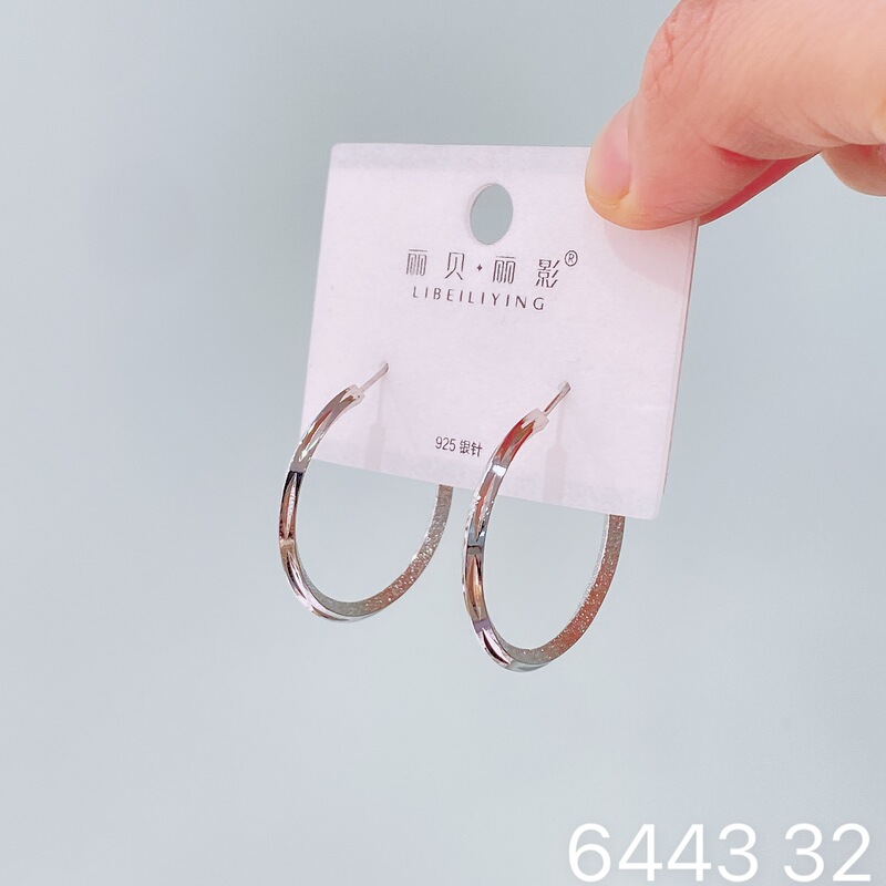 丽贝丽影丽银欧美时尚高级感素圈耳环2025新款爆款个性小众女耳圈|undefined