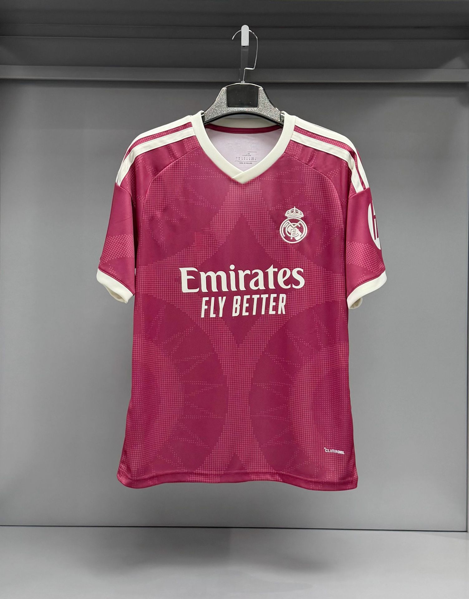 26-27 Real Madrid dos invitados