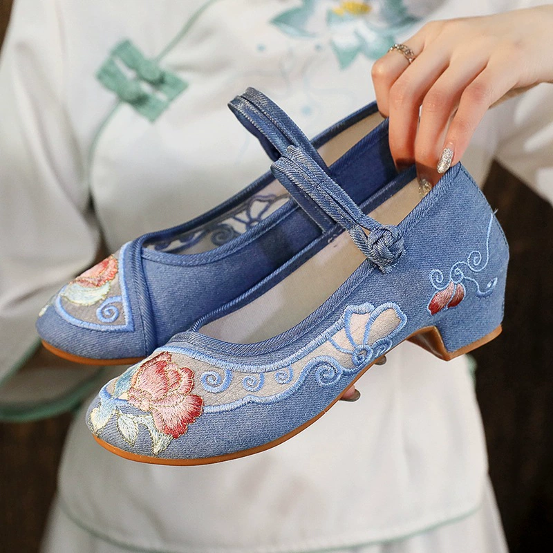 Летние квадратные танцевальные туфли вышитые туфли женские дышащие сетки материнская туфли национальный стиль Hanfu cheongsam старые пекинские туфли женские