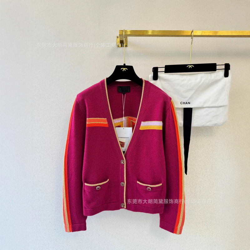 深圳南油货CH家~顶~级版本 25早秋新款 红色条纹V领针织长袖开衫