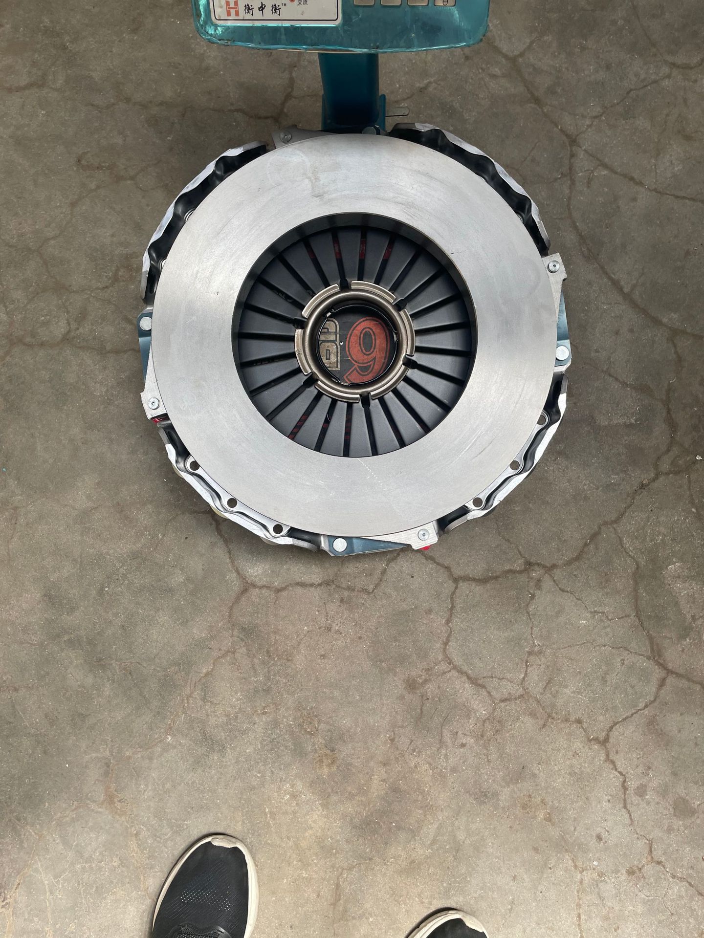 DS380 clutch pressure plate, compatible with 1601N12-090 Tianjin Dongfeng 153 and Foton Auman, directly from the factory