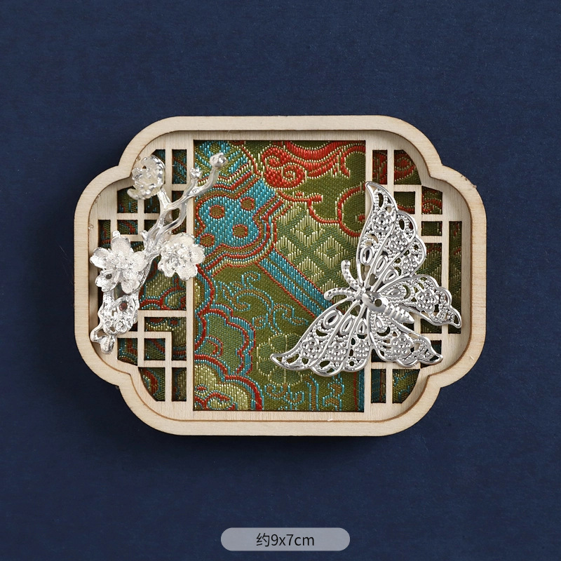 5-Zhuang Brocade Refrigerator Magnet (Plum Branch Butterfly Shadow)