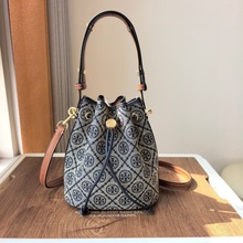 TB经典款酒桶老花托特保龄球女包风琴单肩斜挎尼龙水桶包帆布轻便