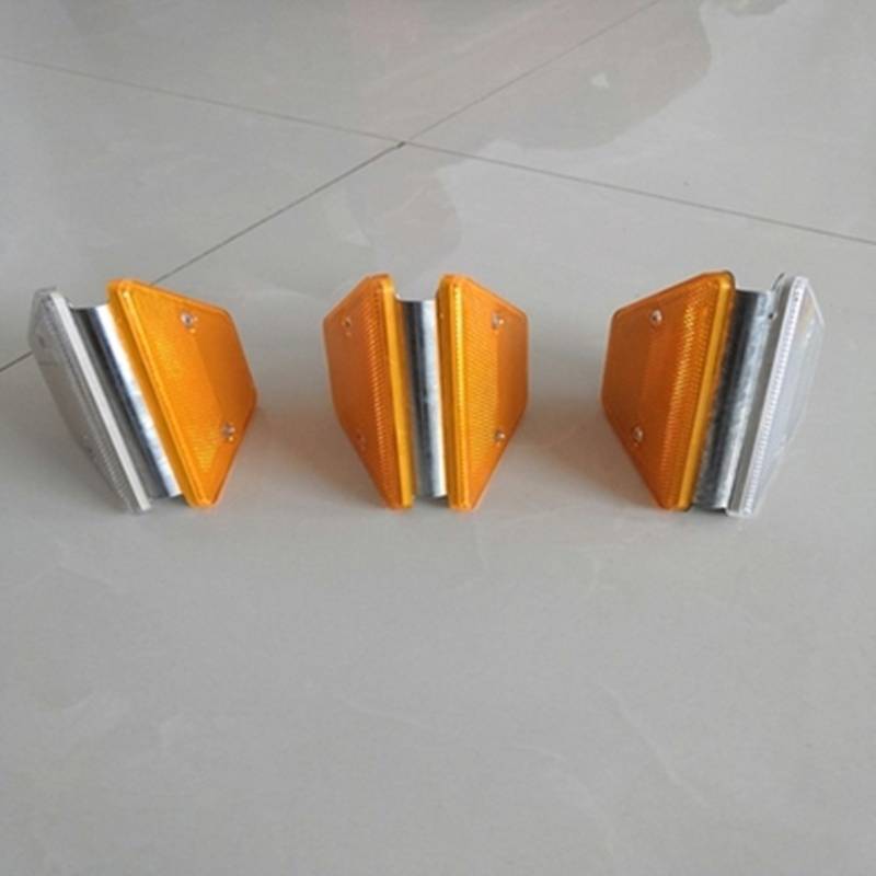 梯形轮廓标单双面附着式长方形轮廓标 高速公路波形护栏反光批发