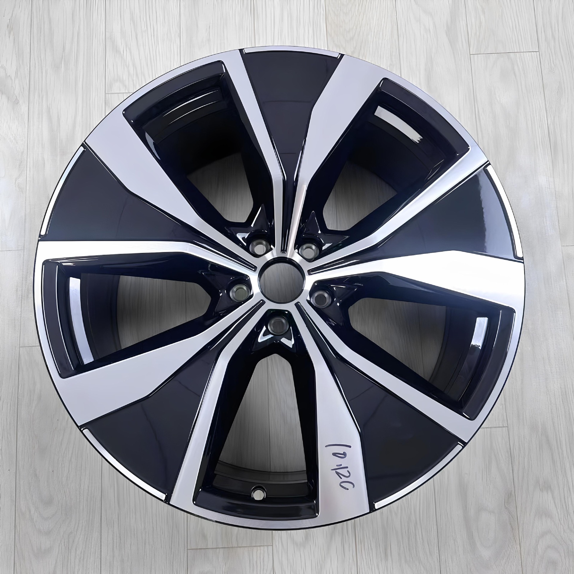Suitable for Volkswagen Lange/Lange Patrol/Jetta/Pathart/Spirit/Titance L Aluminum Alloy Steel Rim Hub