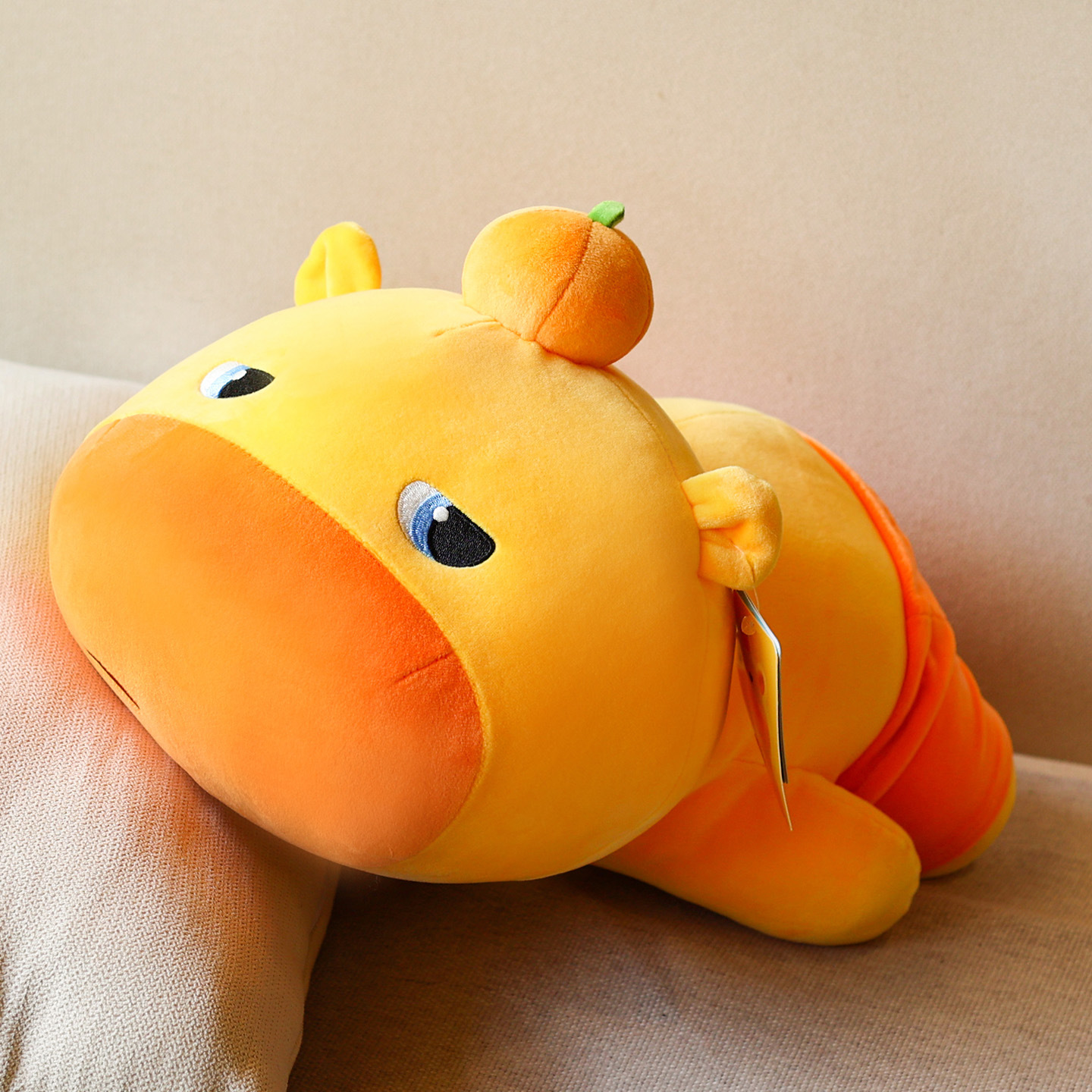 Lying down with pouty lips-30cm