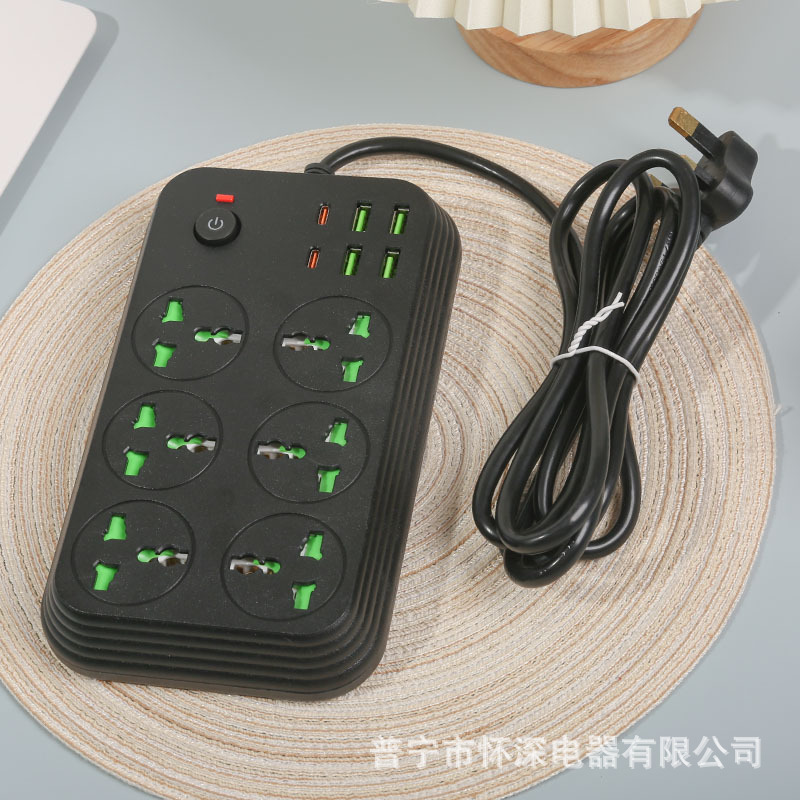 T24#外贸款对插4USB+2PD位孔带绿色安全门黑白色盒子装总开关插排