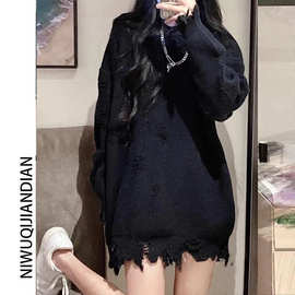 黑色秋冬毛衣女新款宽松慵懒风百搭破洞设计感小众毛边针织衫
