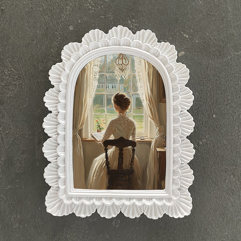 European-style minimalist resin white photo frame, suitable for displaying wedding photos, graduation photos, artistic photos, and commemorative photos