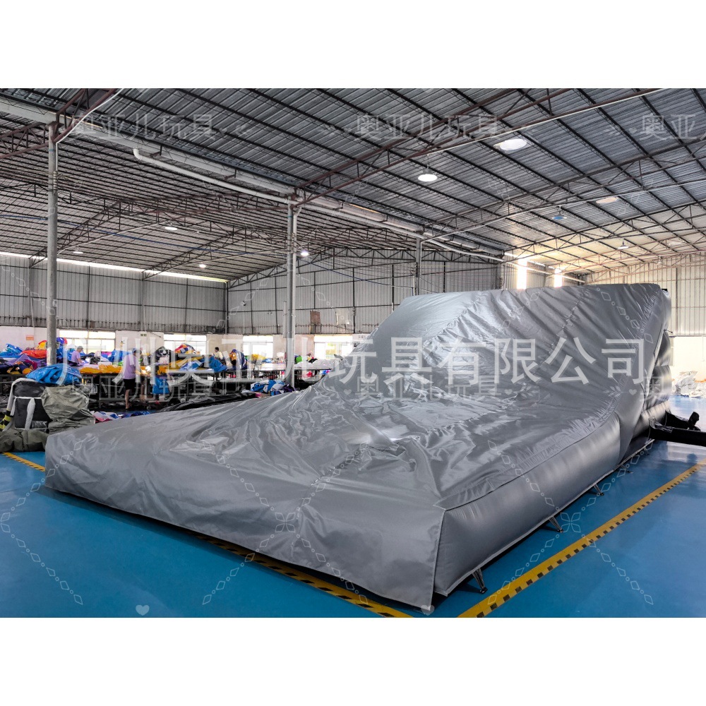 Inflatable safety protection pad, extreme sports airbag, for bicycle, motorcycle, off-road jumping, stunt, and acrobatic training