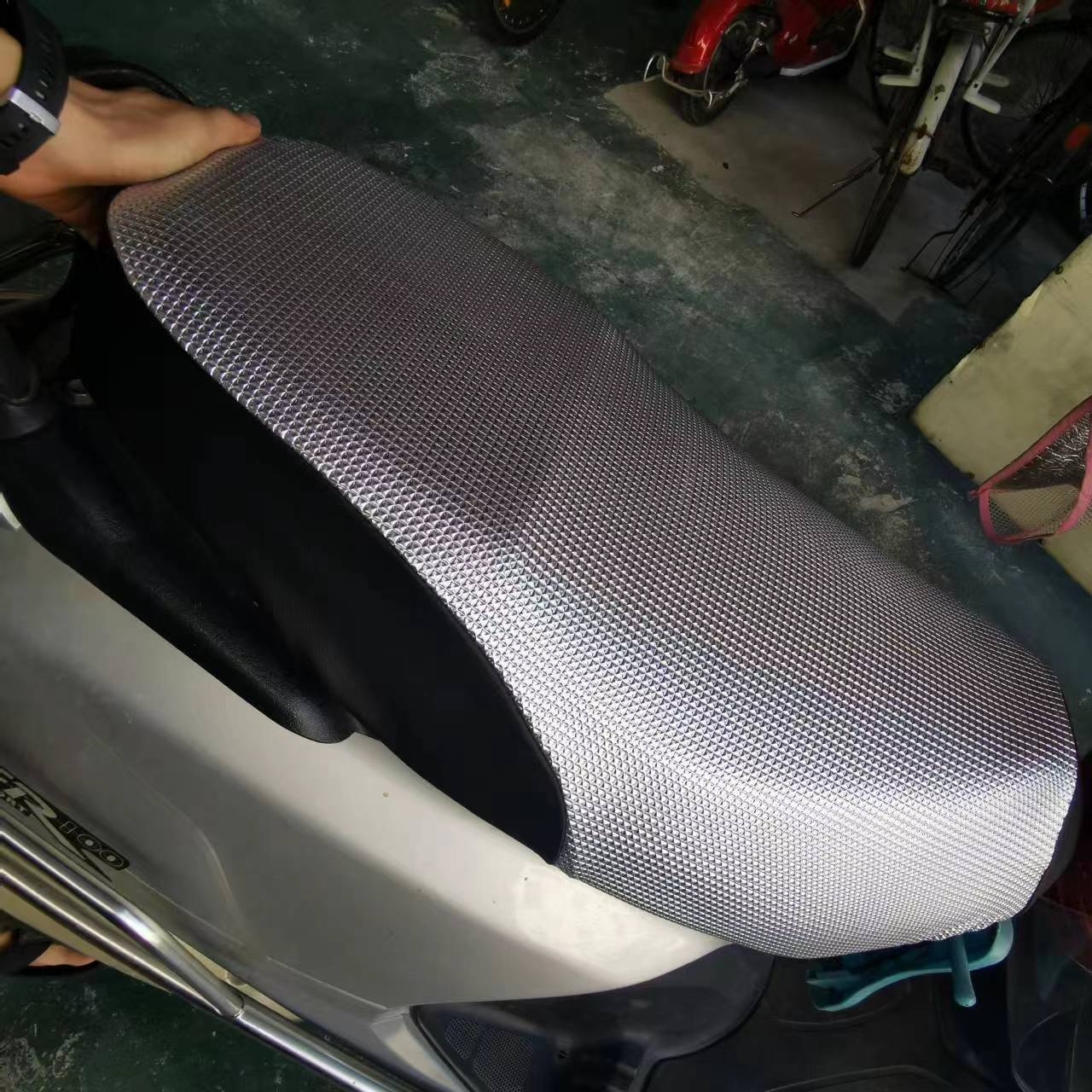 Electric car cooling cushion cover motorcycle seat cover rainproof sunscreen suitable for Emmayadi tram seat cover