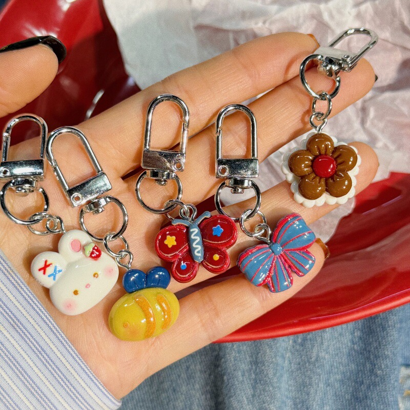 Millennial Retro Style Rabbit Keychain Silver Butterfly Bee Bow Sweet Cool Pendant Ins Style Dark Red Pendant