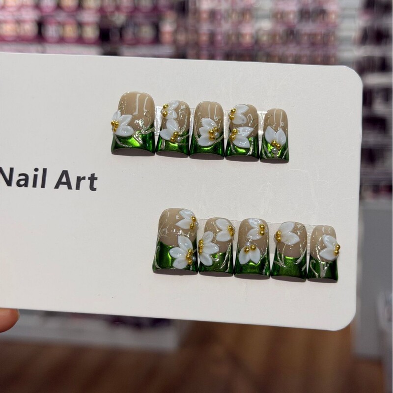 Naimu Cross-Border Orange High-End Luxury Mint Green Gradient French Pointed Nails with Carved Flowers and Rhinestones Naimu Cross-Border Orange High-End Luxury Mint Green Gradient French Pointed Nails with Carved Flowers and Rhinestones