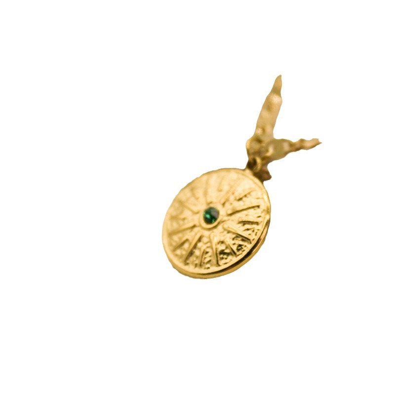 Europa y los Estados Unidos transfronterizos collar de diamante verde de ocho ángulos placa redonda titanio chapado al vacío inswind colgante estrella del norte cadena clavícula
