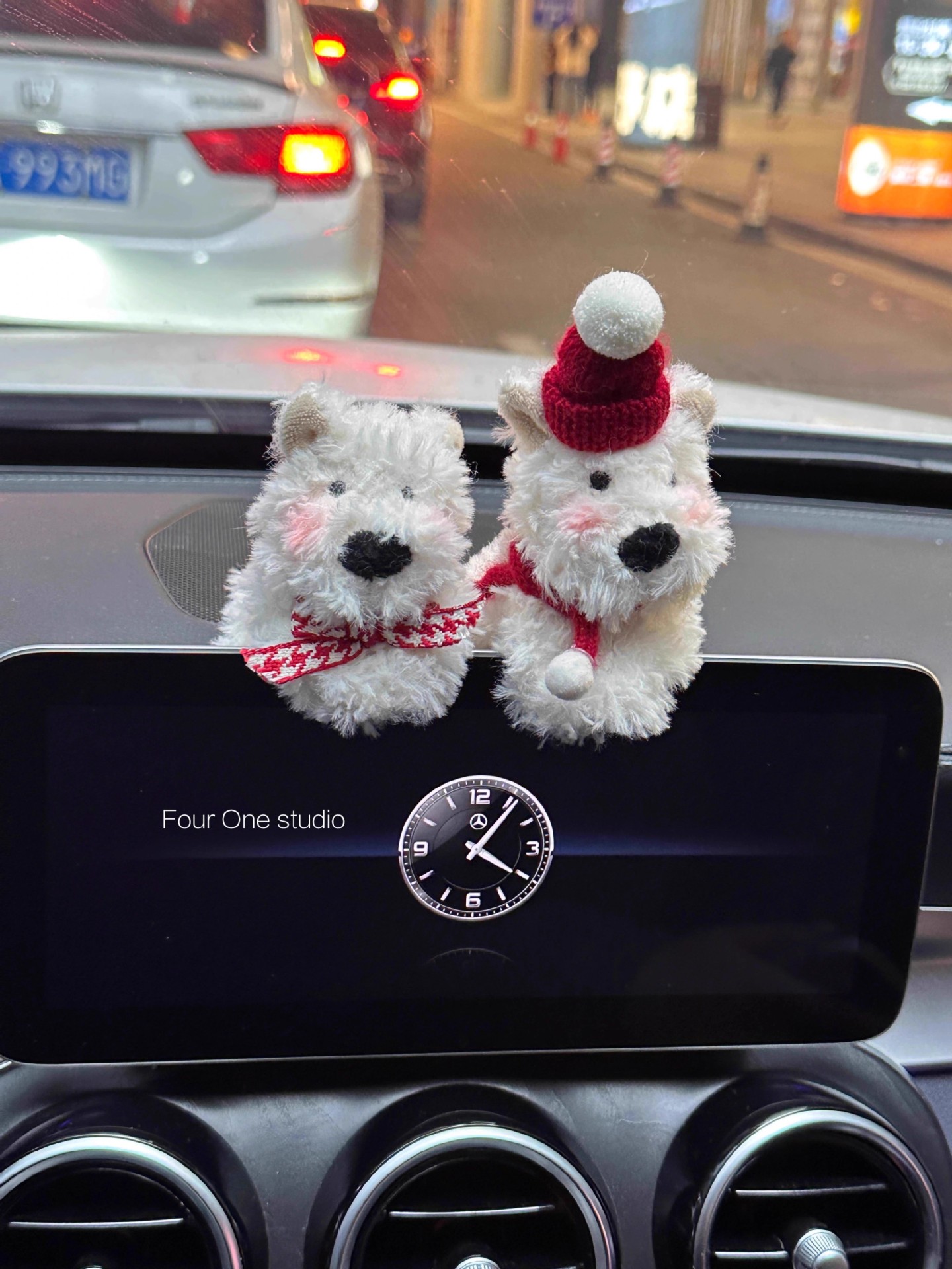 West Highland Car Screen Ornament, Doodle-Style Puppy Car Dashboard Screen Decoration, Car Interior Accessory, Christmas Gift