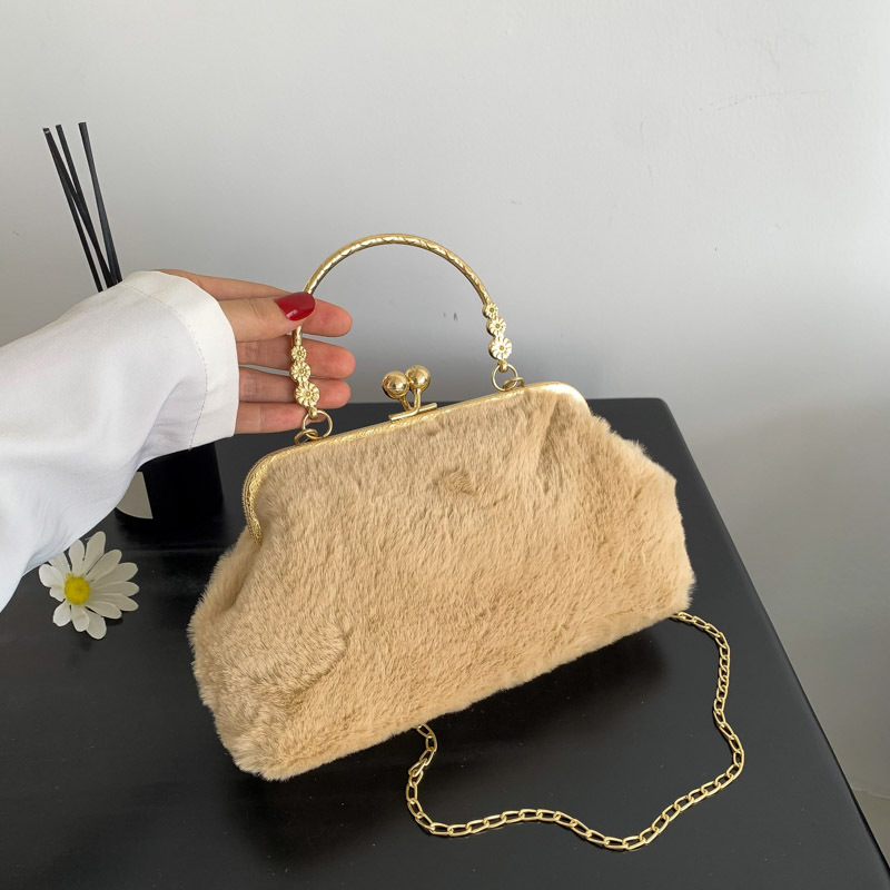 Otoño e Invierno bolso de La felpa ins moda perla bolso de hombro de alta calidad personalidad diseño cadena bolsa para las mujeres