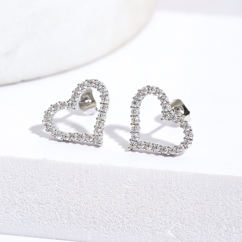 Zircon Inlay Material 1 Pair Elegant Simple Style Heart Shape Copper Zircon Ear Studs