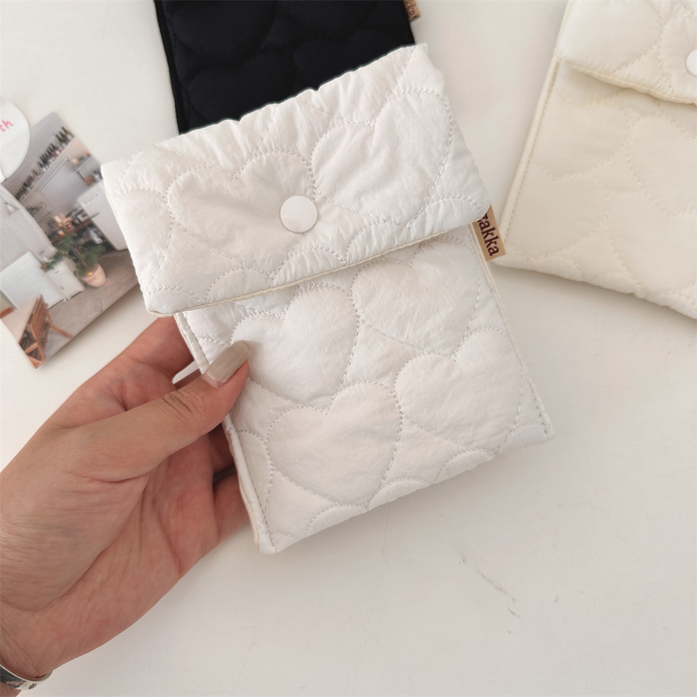 Heart-shaped white sanitary kit