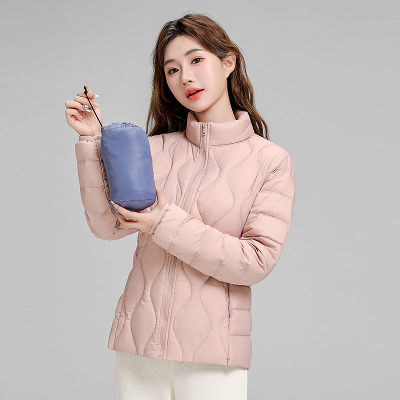 2024 새로운 경량 다운 재킷 여성용 짧은 스탠드 칼라 가을과 겨울 긴 소매 올 매치 슬림 화이트 오리 다운 재킷 따뜻한