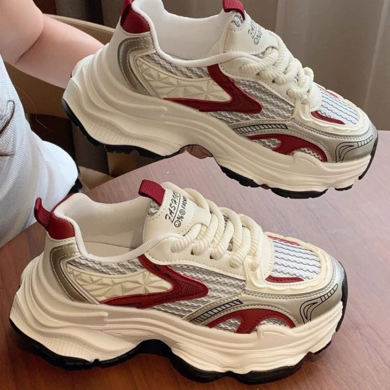 Модные женские туфли для папы, одинарная сетка, новые летние дышащие легкие универсальные повседневные кроссовки на толстой подошве, увеличивающие рост, 2025 г.